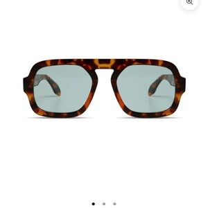 Jane in brown tortoise